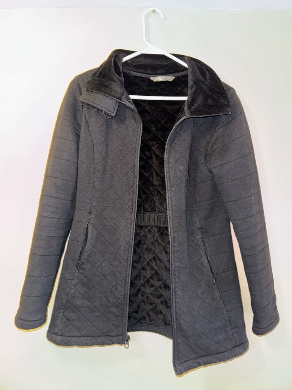 The North Face Women's Black Quilted Velvet-Collar Puffer Coat